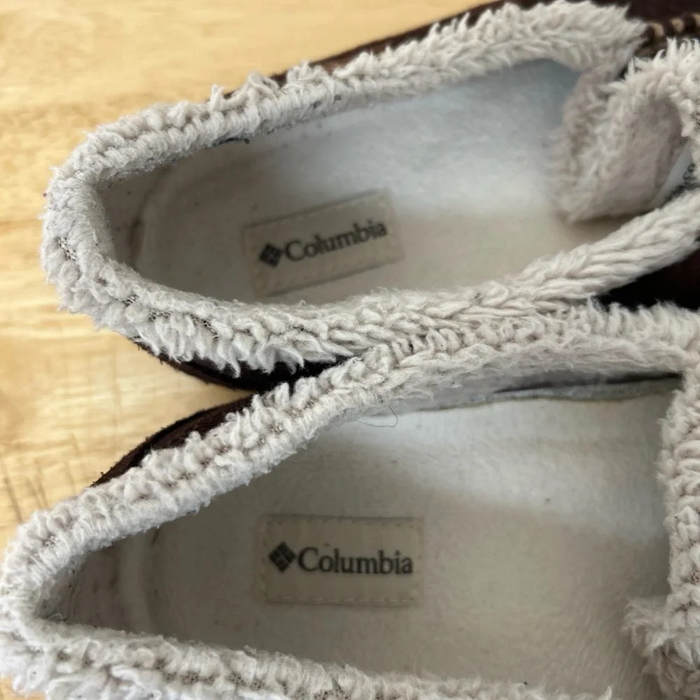 Columbia‎ Brown Suede Moccasin Slippers size 10